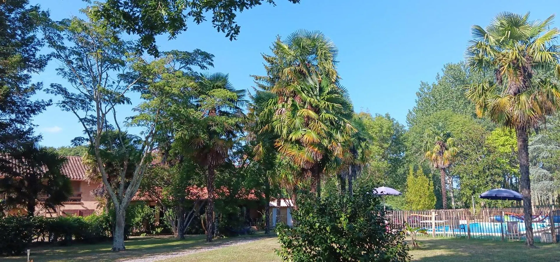 Bed and Breakfast Le Moulin Du Comte Bourrouillan 0*,