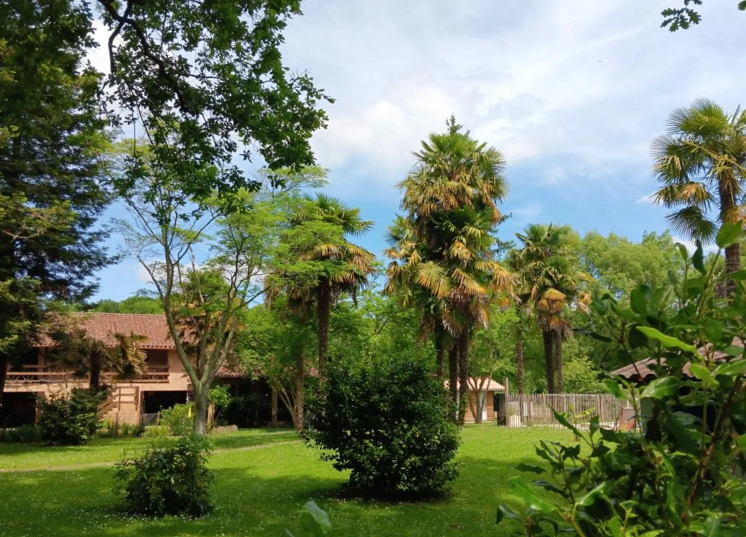 Bed and Breakfast Le Moulin Du Comte Bourrouillan Francja