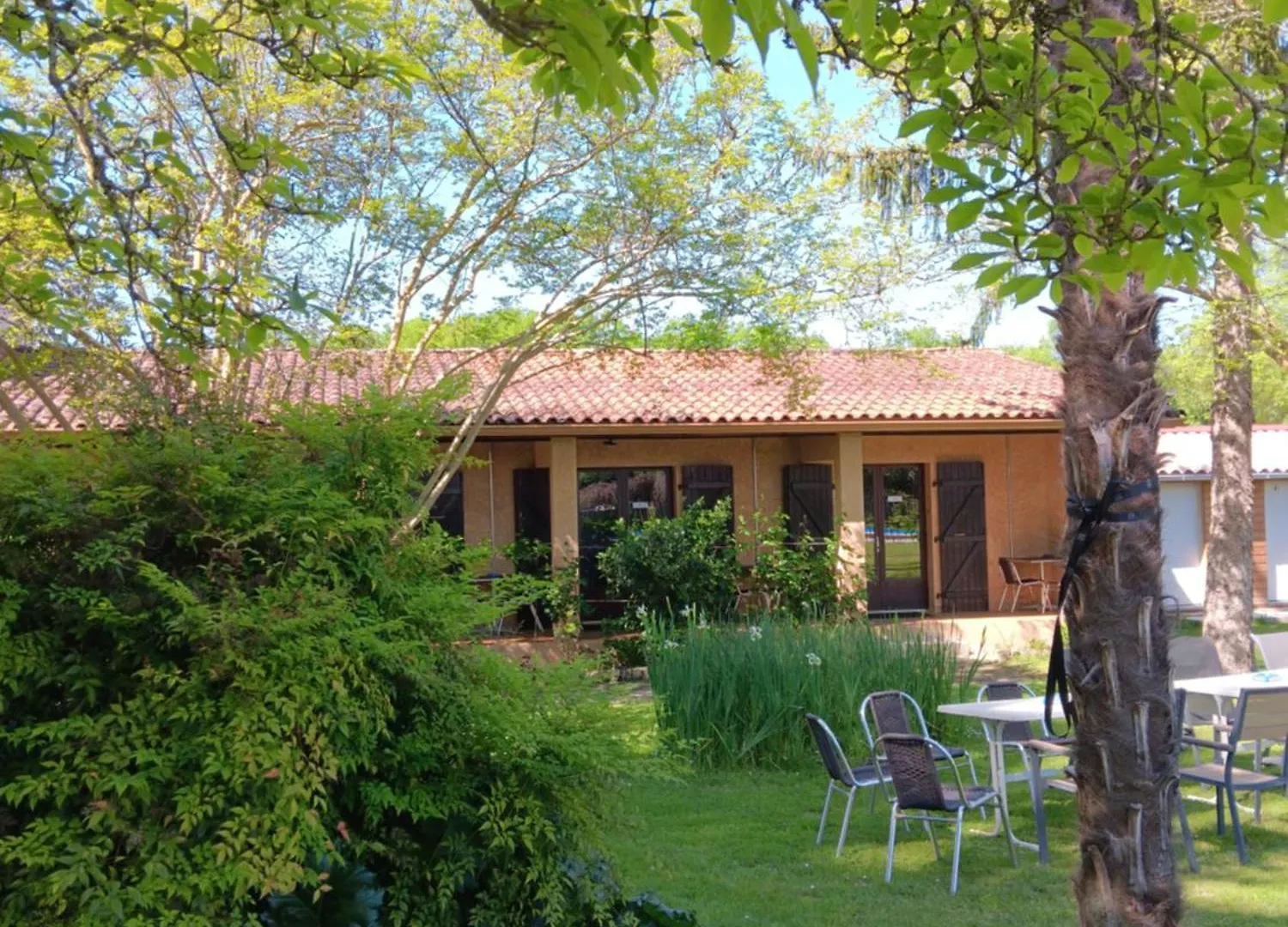 Bed and Breakfast Le Moulin Du Comte Bourrouillan Nocleg ze śniadaniem